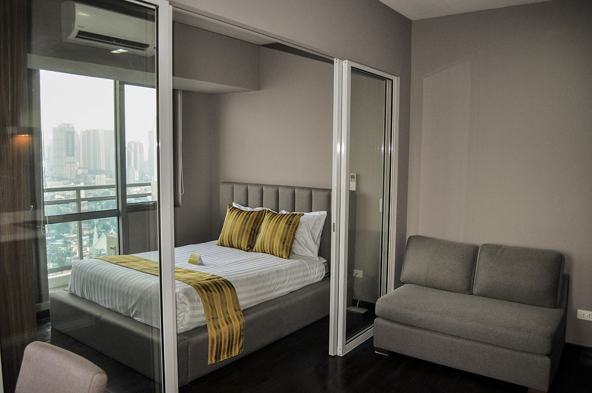 Siglo Suites @ The Acqua Private Residences Mandaluyong Екстер'єр фото