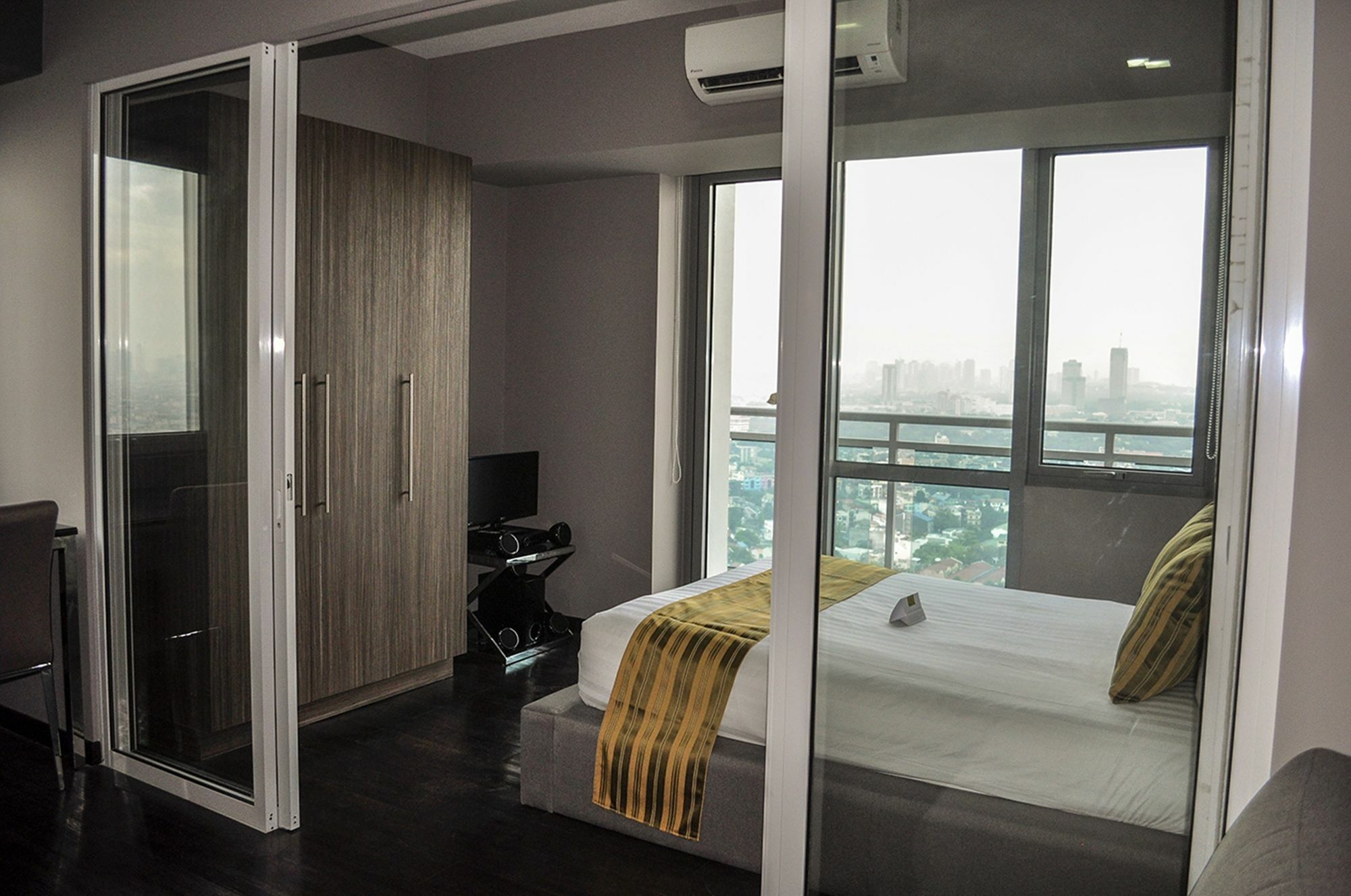 Siglo Suites @ The Acqua Private Residences Mandaluyong Екстер'єр фото